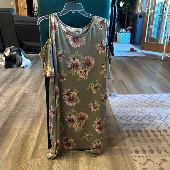 NWOT Floral Cold Shoulder Dress plus size 26W - Picture 1 of 9
